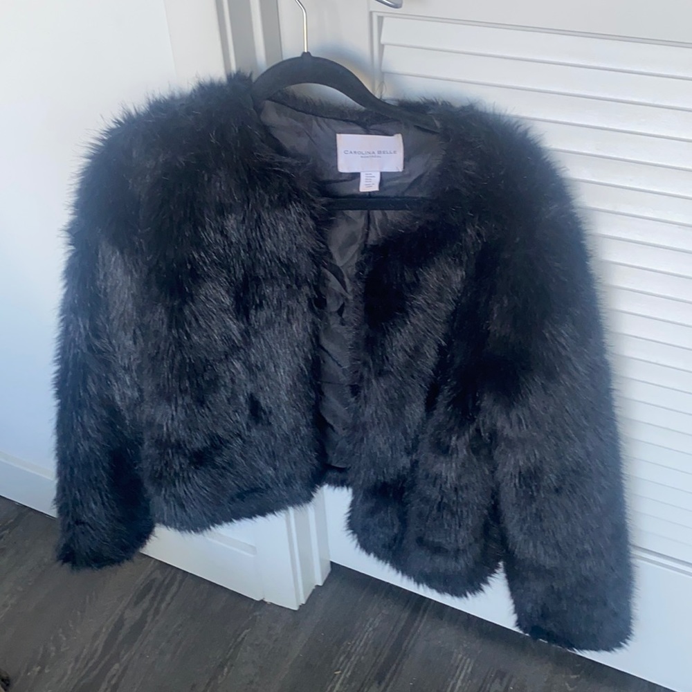 Carolina belle faux fur jacket cropped black